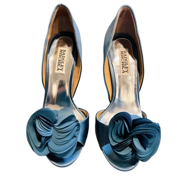 BADGLEY MISCHKA Randall Satin D'Orsay Flower Heels Dusty Blue Size 6.5 - Picture 4 of 11